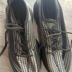 Men's Black & White Knit Lace-Up Sneakers